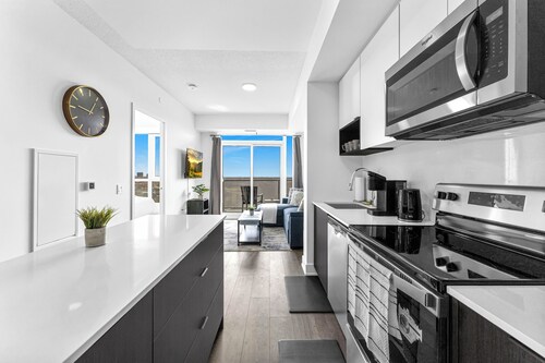 Luxurious new 2Bed 2Bath Condo in DT Core, SQ1, Mississauga City Centre