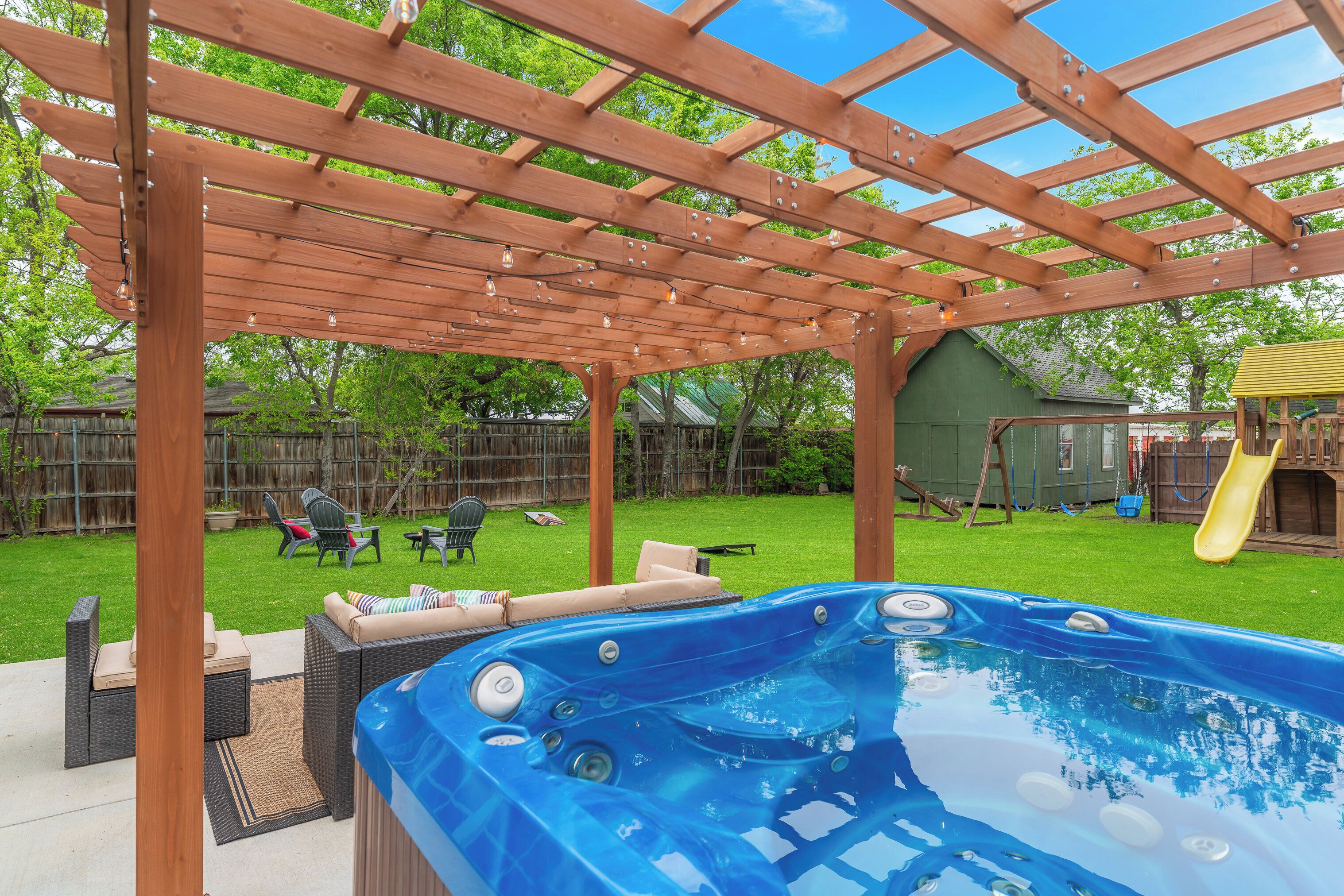 Outdoor spa tub