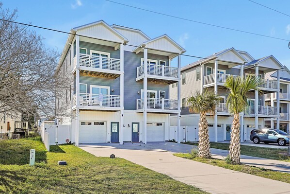 Exterior - Stay Happy as a Clam – Your Coastal Escape in Carolina Beach! (Carolina Beach)