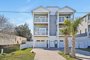 Exterior - Stay Happy as a Clam – Your Coastal Escape in Carolina Beach! (Carolina Beach)
