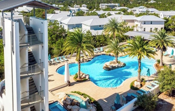 A heated pool - All The Extras: six seater golf cart, 3 houses down from pool, pet friendly, forest views out front (Santa Rosa Beach)