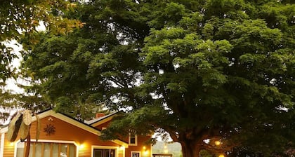 Traditional bed & breakfast - Hunter Hill Farm - One Bedroom Private Bathroom