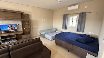 Grand Studio | Free WiFi, bed sheets