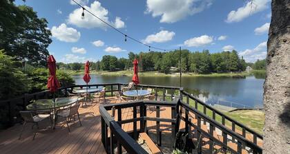 Romantic Hideaway | Hot Tub, Fire Pits & Paddle Board Rentals