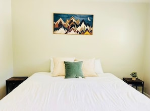 2 bedrooms, iron/ironing board, WiFi, bed sheets