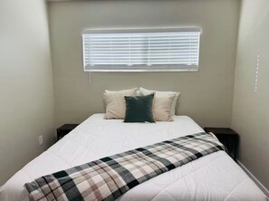 2 室のベッドルーム、アイロン / アイロン台、WiFi、ベッドシーツ