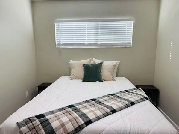 2 bedrooms, iron/ironing board, WiFi, bed sheets
