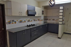 Fridge, oven, stovetop, toaster