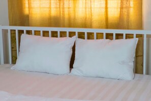 1 bedroom, desk, WiFi, bed sheets