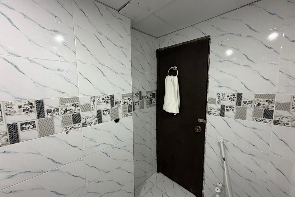 シャワー、ビデ、タオル、石鹸