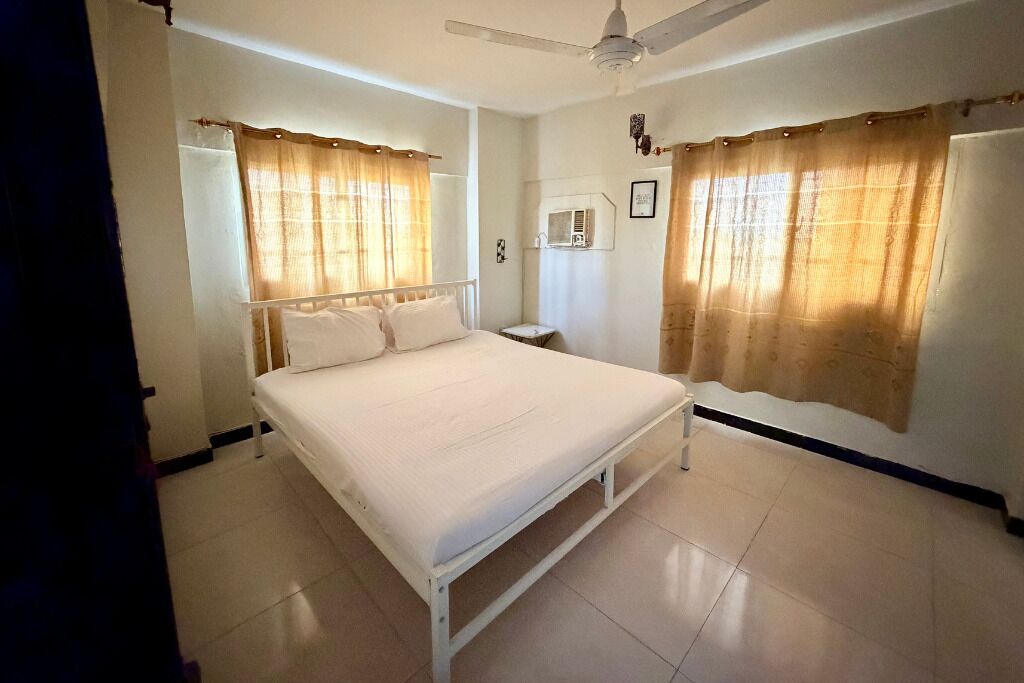 1 室のベッドルーム、デスク、WiFi、ベッドシーツ