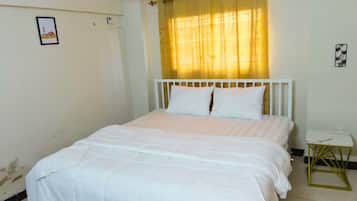 1 Schlafzimmer, Schreibtisch, WLAN, Bettwäsche