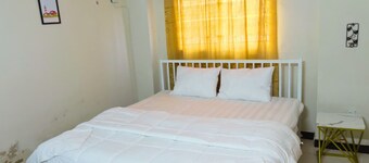 Marvee Inn: Best Sea View Room on Marine Drive, Block 2, Clifton