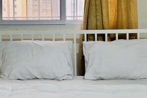 1 habitación, escritorio, wifi y ropa de cama