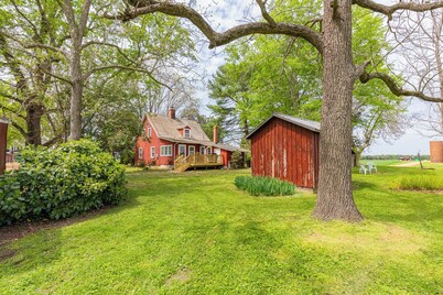 Charming Farmhouse on Historic Westover Grounds