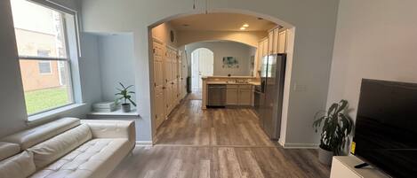 Smart TV, computer monitors