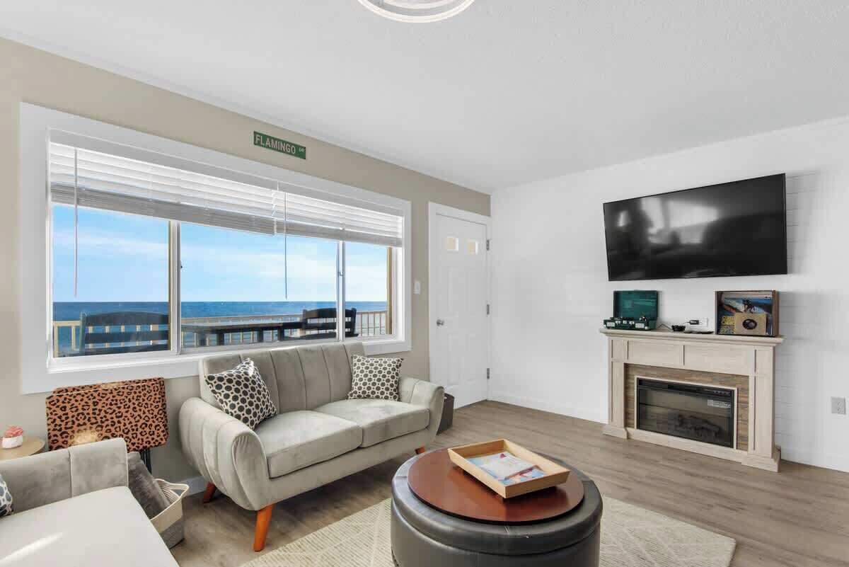 电视、壁炉、书