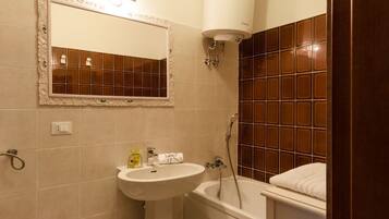 Asciugacapelli, bidet, asciugamani