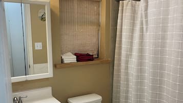 Towels, soap, shampoo, toilet paper