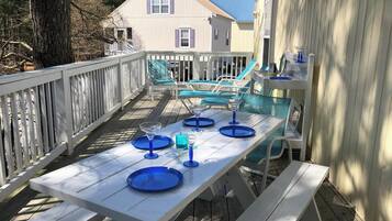 Cottage, Multiple Beds, Balcony, Garden View (HOPETOWN ROAD 600) | Outdoor dining