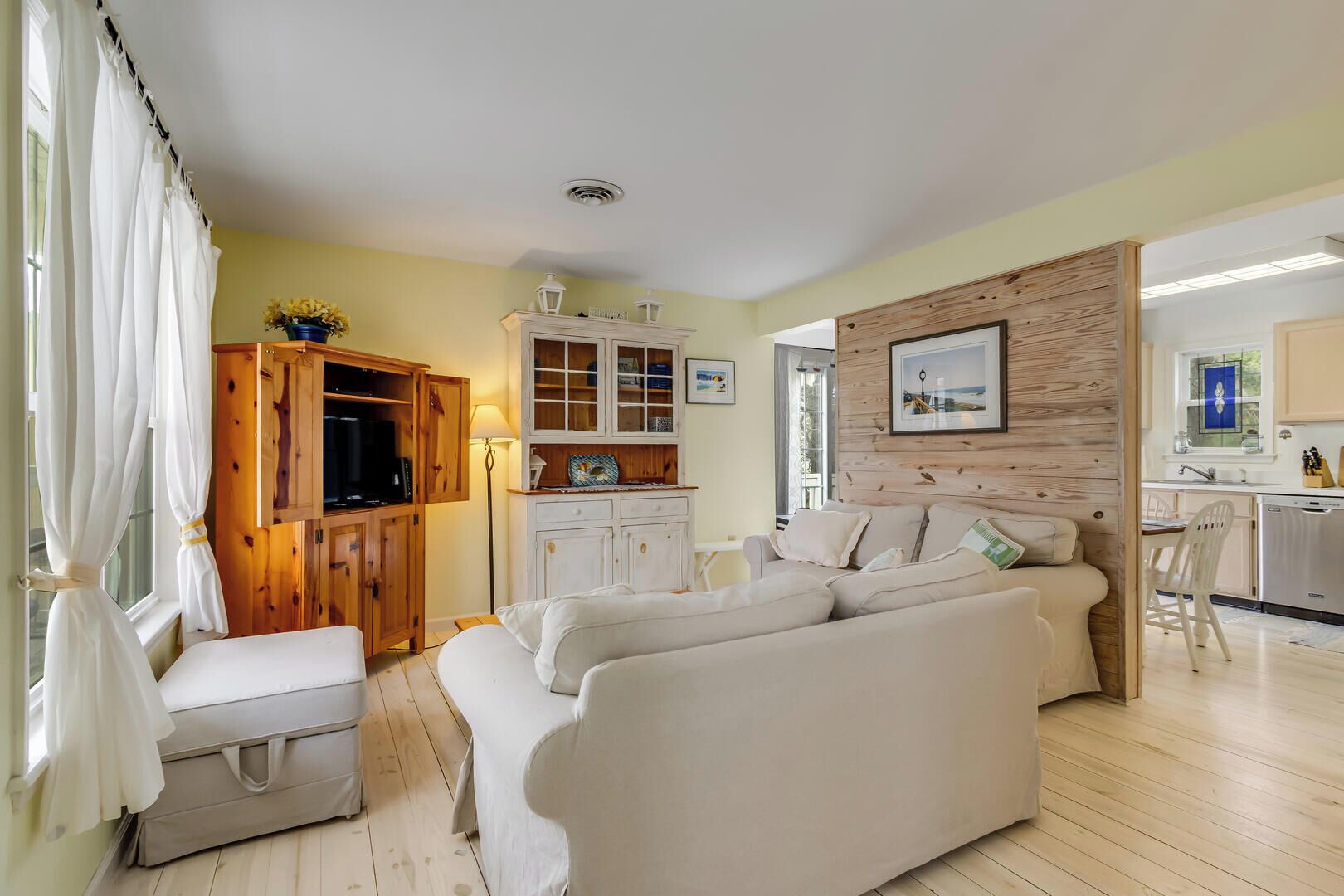 Cottage, Multiple Beds, Balcony, Garden View (HOPETOWN ROAD 600) | Living area