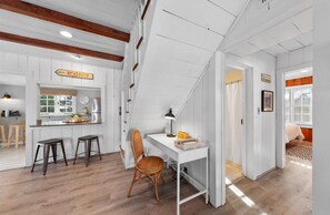 House, Multiple Beds, Patio, Garden View (KENT STREET 54) | Interior