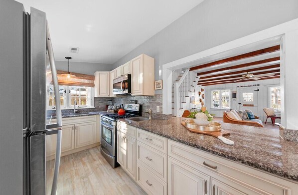 House, Multiple Beds, Patio, Garden View (KENT STREET 54) | Private kitchen | Stovetop, coffee/tea maker