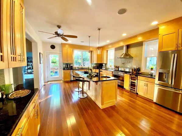 Casa, várias camas, varanda, vista para o jardim (BAYARD AVENUE 404) | Cozinha privada | Cafeteira/chaleira