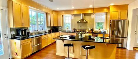 House, Multiple Beds, Patio, Garden View (BAYARD AVENUE 404) | Private kitchen | Coffee/tea maker