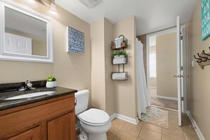 Condo, Multiple Beds, Balcony, Partial Ocean View (DELANO 3A) | Bathroom | Towels - Delano 3A (Dewey Beach)