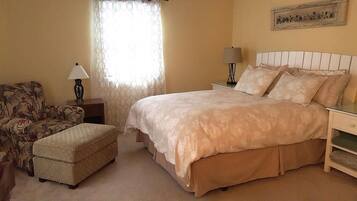 House, Multiple Beds, Kitchen, Garden View (STOCKLEY STREET 311) | 4 bedrooms, individually decorated, individually furnished