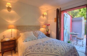 6 Schlafzimmer, Zimmersafe, Bügeleisen/Bügelbrett, kostenloses WLAN