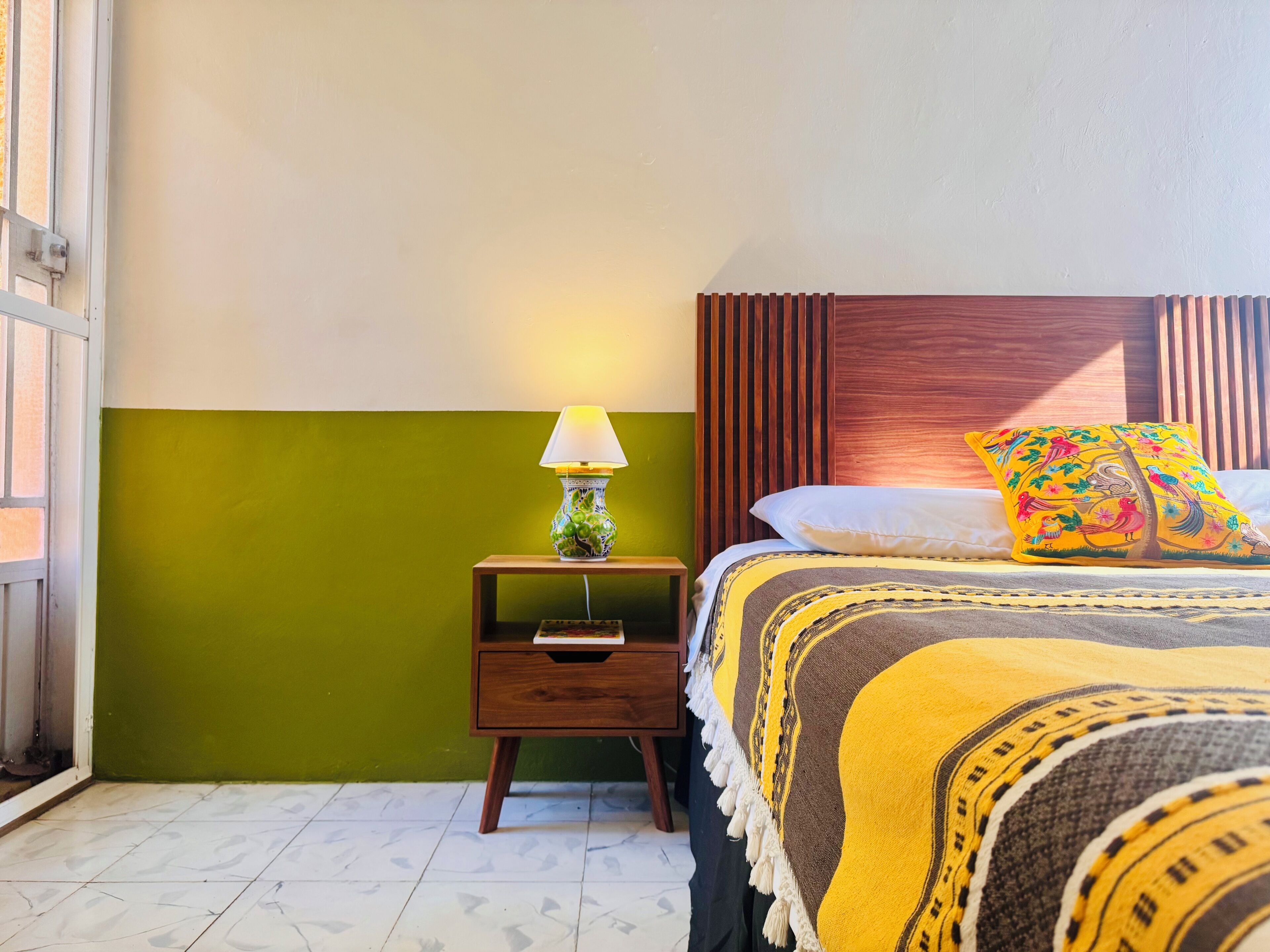 1 غرفة نوم ومكواة/لوح كي وواي فاي مجانًا وملاءات أسرّة