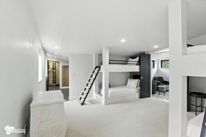 4 chambres, fer et planche à repasser, Wi-Fi, draps fournis