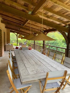 Outdoor dining - Spacieuse villa familiale avec piscine pour 12 personnes Piraillan (PIRAILLAN)