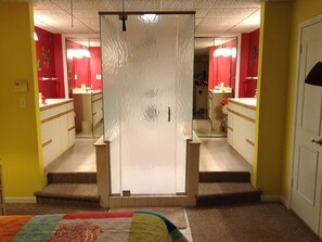 3 chambres, fer et planche à repasser, Wi-Fi gratuit