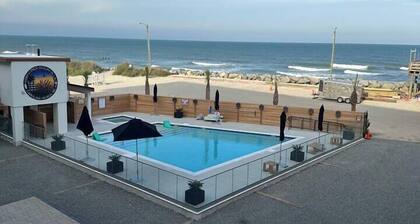 Pier View Luxe Retreat:New Condo 3BR 2BA Elevator