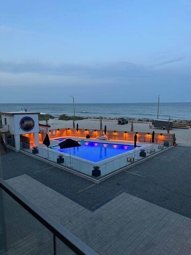 Pier View Luxe Retreat:New Condo  3BR 2BA Elevator