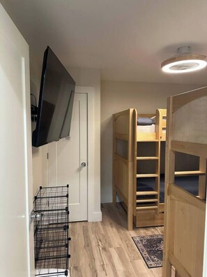 3 bedrooms, WiFi, bed sheets