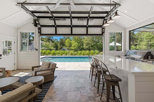 TenFortyFive: 1045-Co  New Pool, Walk to Village or Beach, Bay View