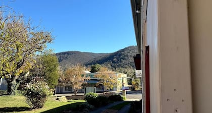 Colonial Bank Motel