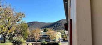 Colonial Bank Motel
