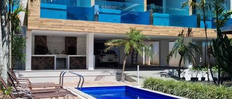 Fachada de la propiedad