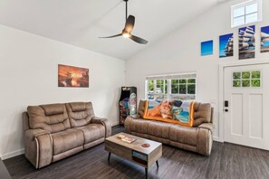 Smart TV, chimenea, videojuegos y reproductor de DVD 