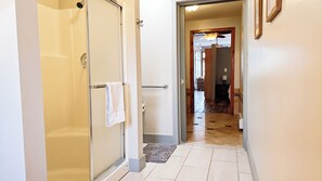 Towels - 3 Min to Lake Michigan, 15 Min to Ski Crystal (X) (Elberta)