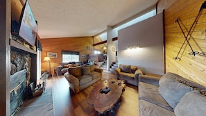 TV, fireplace