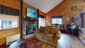 TV, fireplace