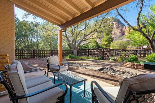 Experience luxury in Sedona Best of the Wild, a spacious 3-bedroom retreat.