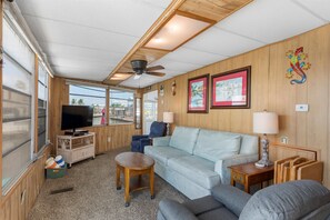 Smart TV, mesa de ping pong