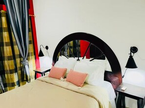 2 chambres, fer et planche à repasser, Wi-Fi, draps fournis